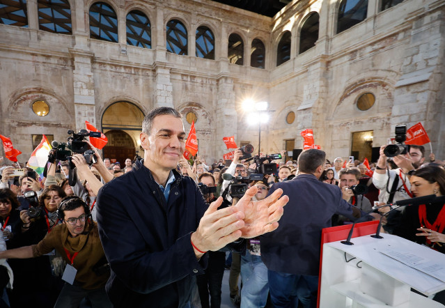 Archivo - El presidente del gobierno, Pedro Sánchez, durante un acto de inicio de campaña electoral, a 26 de febrero de 2026, en Burgos, Castilla y León (España). El presidente del Gobierno, Pedro Sánchez, va a intervenir en tres actos durante la campaña