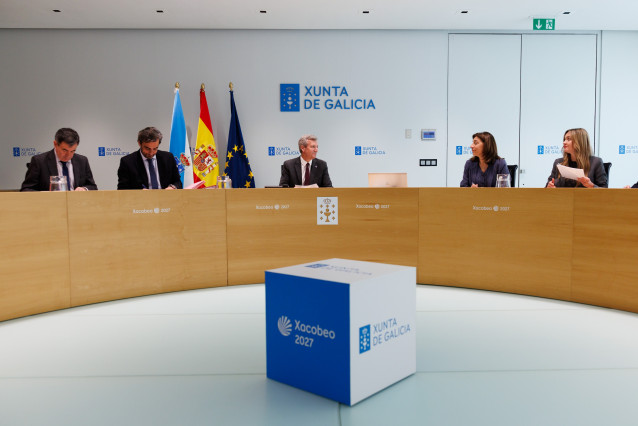 El titular del Ejecutivo gallego, Alfonso Rueda, preside la reunión del Consello.