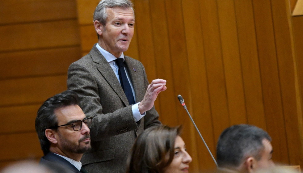 El presidente de la Xunta, Alfonso Rueda, en la sesión de control en el Parlamento.