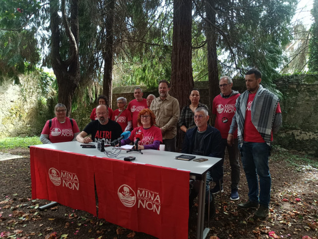 Rueda de prensa de la Plataforma contra a Mina de Touro-O Pino