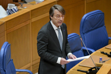 El conselleiro de Facenda e Administración Pública, Miguel Corgos, responde una pregunta en el Parlamento, a 22 de abril de 2024.