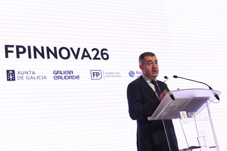 VÍDEO | Críticas al conselleiro de Educación por emplear el castellano en un acto de la Xunta a las FP
