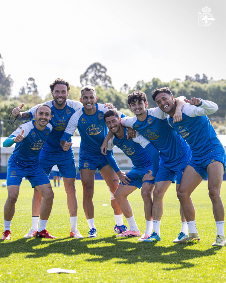 El Deportivo arropa a Charlie Patiño, querido y odiado a partes iguales por los aficionados