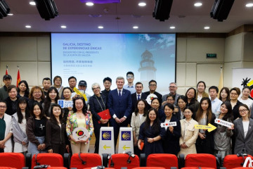 El presidente de la Xunta, Alfonso Rueda, en un encuentro con operadores turísticos chinos