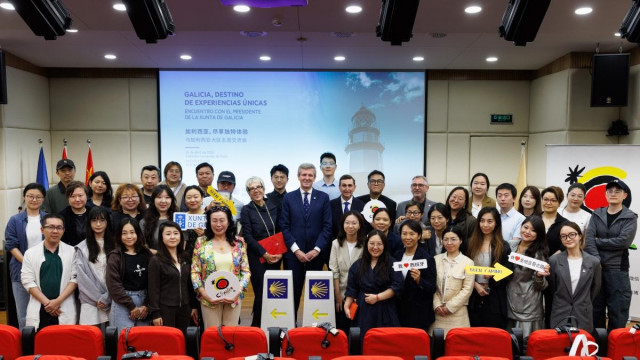 El presidente de la Xunta, Alfonso Rueda, en un encuentro con operadores turísticos chinos