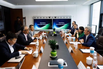 Rueda explora en China vías de colaboración con la multinacional Goldwind para impulsar energías renovables en Galicia