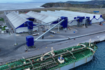 Archivo - Instalaciones de Galigrain en el puerto exterior de  A Coruña