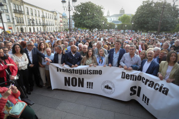 Lugo. Miles de personas se concentran en la Praza Maior de Lugo