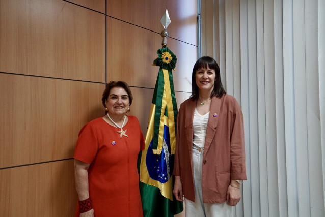 La portavoz nacional del BNG, Ana Pontón, con la ministra brasileña de la Mujer de Brasil, Márcia Lopes