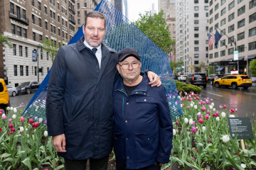La Xunta acompaña a Manolo Paz en la inauguración de su muestra en Nueva York