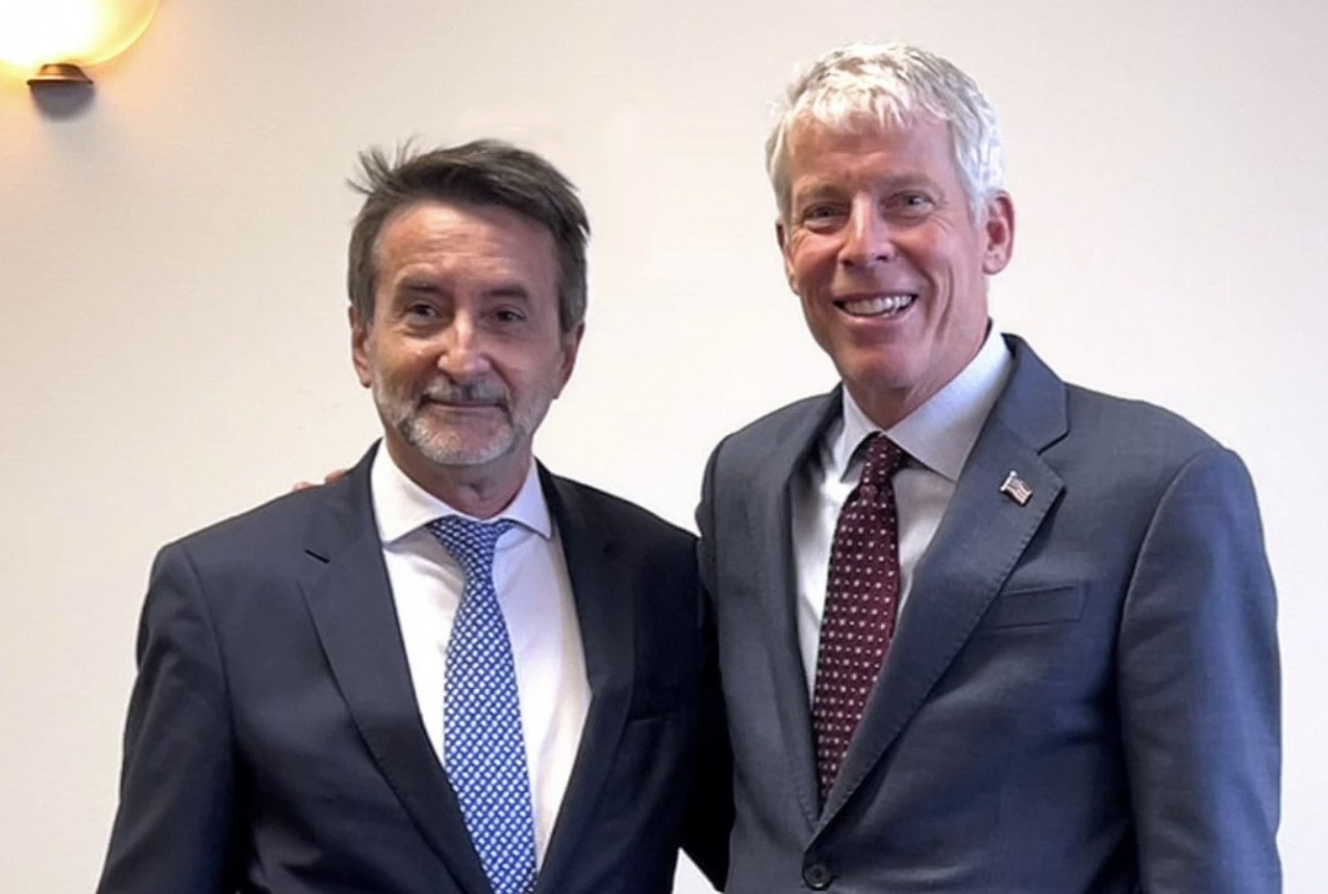 Josu Jon Imaz, Consejero Delegado de Repsol, junto a Chris Wright, Secretario de Energu00eda de Estados Unidos  en una reuniu00f3n celebrada en el marco de la Alaska Sustainable Energy Conference