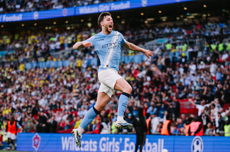 VÍDEO | ¿Tiene hueco un gallego en la lista de De la Fuente para el Mundial? Con golazos como el de Wembley podría ser