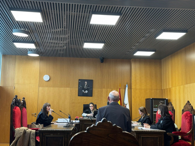 Comparece un octogenario por una quema agrícola que se extendió en 2024 en O Carballiño (Ourense), en la Plaza número 1 de la Sección de lo Penal del Tribunal de Instancia de Ourense