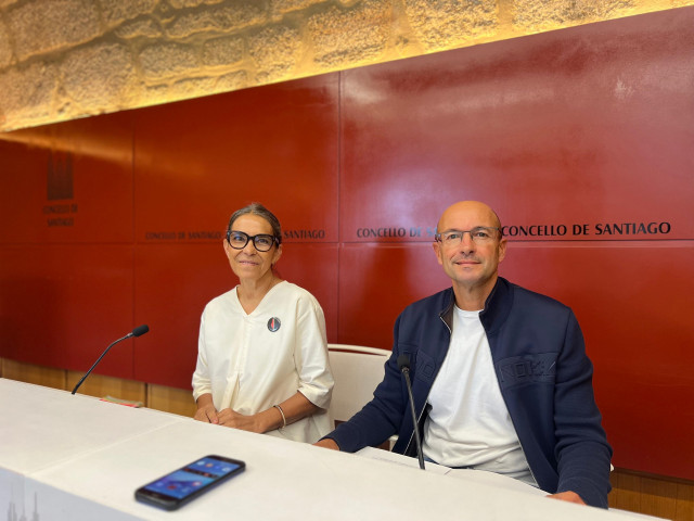 Los concejales no adscritos de Santiago Mercedes Rosón y Gonzalo Muíños