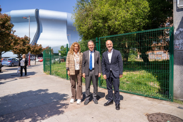Carmela Silva, Abel Caballero y David Regades.