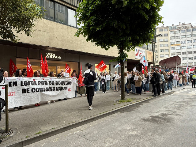 Protesta en Santiago de trabajadoras del sector textil.