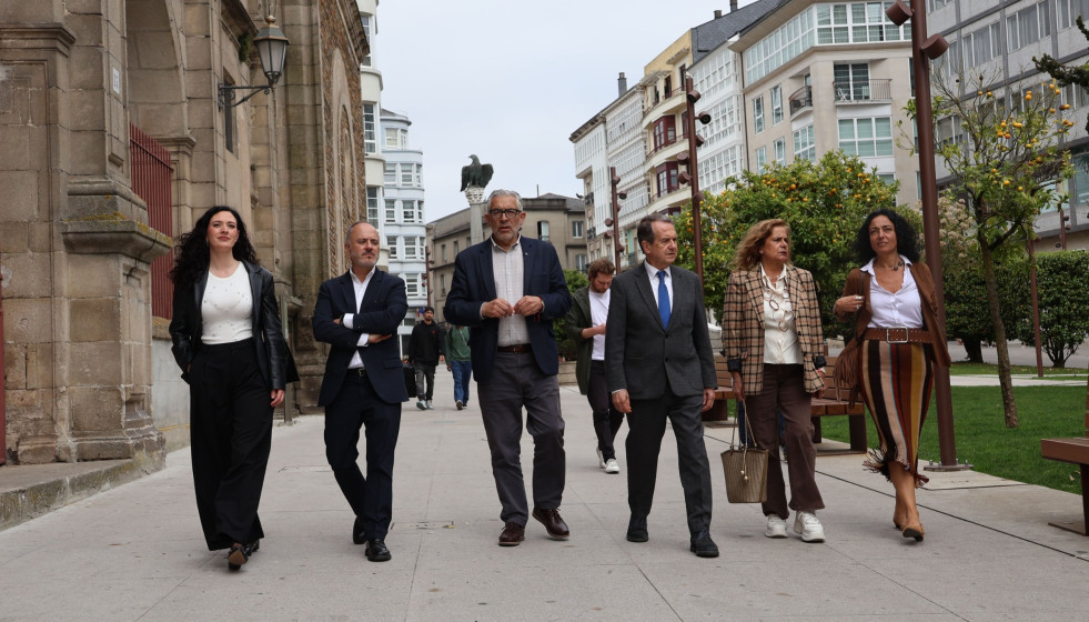 El alcalde de Vigo, Abel Caballero, acompañado por la teniente de Alcaldía Carmela Silva y el delegado de la Zona Franca, David Regades, visitan la ciudad de Lugo para mostrar el apoyo al alcalde, M