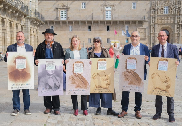 Las tres entidades de los Follas Novas se constituyen en una asociación para la celebración de los premios