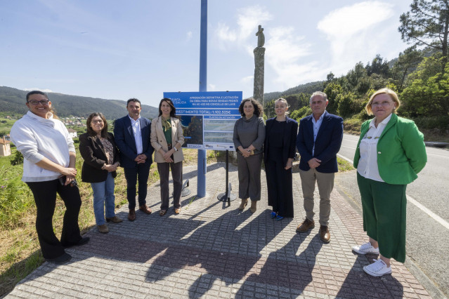 La conselleira de Vivenda e Planificación de Infraestruturas, María Martínez Allegue, presenta la actuación en la AC-433.
