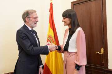 La secretaria de Estado de Digitalización e Inteligencia Artificial, María González Veracruz, junto con el director del Citius, Senén Barro.