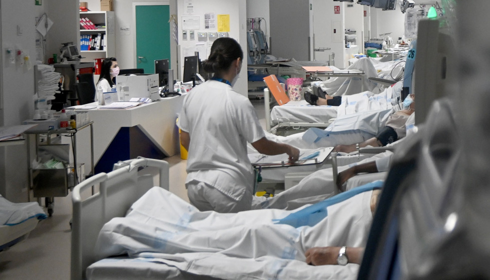 Archivo - Hospital Castilla y León. Cama hospital, Sacyl, médico.