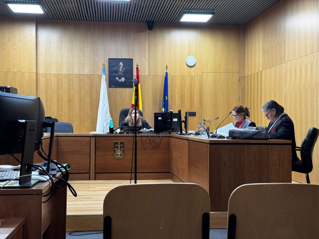 Acusado de amenazar con azadón a un vecino octogenario en Rairiz (Ourense) dice que este hacía 