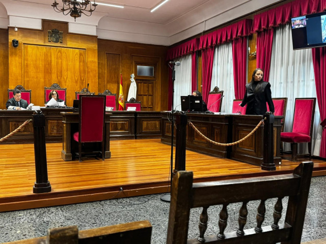 Acusada de blanquear casi 90.000 euros en Ourense niega conocimientos informáticos y dice que no recibió dinero en el juicio celebrado en la Audiencia Provincial de Ourense