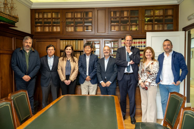 Firma ante notario de la venta a Albo de las parcelas que ocupa en la Plisan.