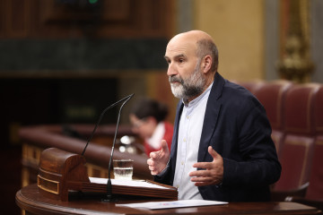 El diputado de BNG Néstor Rego, interviene durante una sesión plenaria en el Congreso de los Diputados, a 21 de abril de 2026, en Madrid (España). Durante la sesión plenaria el grupo parlamentario