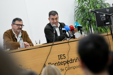 Fotos Xunta / Educación / O Conselleiro De Educación, Ciencia, Universidades E Fp, Román Rodríguez, Presenta O Contrato De Vida Dixital.