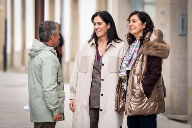 La secretaria xeral del PPdeG, Paula Prado, junto a la portavoz popular en Lugo, Elena Candia