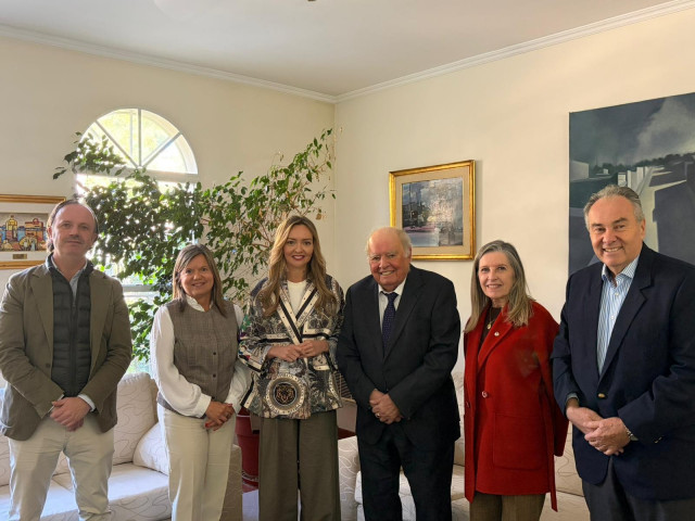 La conselleira de Política Social e Igualdade, Fabiola García, en un encuentro con la colectividad gallega en Uruguay, a 30 de abril de 2026.