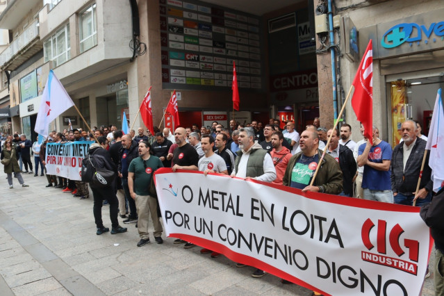 Concentración de la CIG ante la sede de ATRA, en el centro de Vigo, a 21 de abril de 2026.