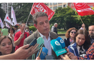 El secretario xeral del PSdeG, José Ramón Gómez Besteiro, ofrece declaraciones con motivo del Primero de Mayo