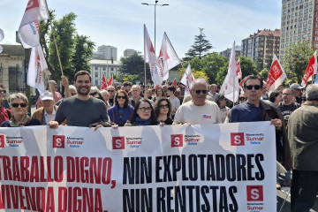 El secretario xeral de Sumar Galicia, Paulo Carlos López, participa en la movilización de UGT y CCOO con motivo del 1 de Mayo