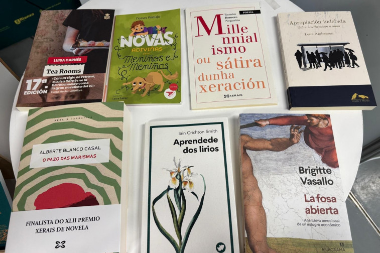 Compras de libros de la alcaldesa de Santiago, Goretti Sanmartín, en la feria del libro