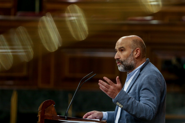 Archivo - El portavoz del BNG en el Congreso, Néstor Rego, interviene durante una sesión plenaria en la Cámara Baja, en Madrid (España), a 30 de noviembre de 2020. El Pleno afronta desde hoy la fase final del debate del proyecto de Presupuestos Generales