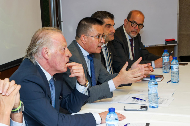 El conselleiro de Emprego, José González, en un acto por el Día Internacional de los Cascos Históricos.