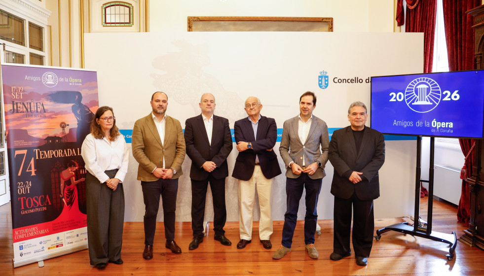 Presentación en el Ayuntamiento de A Coruña de la Temporada Lírica