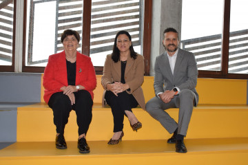 Imagen de los tres candidatos al Rectorado.