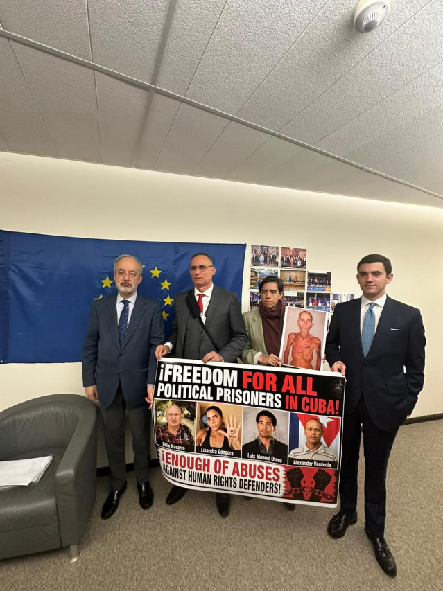 El eurodiputado gallego del PP Francisco Millán Mon se reúne este martes en Bruselas con José Daniel Ferrer, líder de la oposición cubana, que se encuentra realizando una gira por Europa.