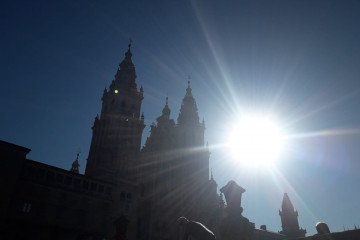 Archivo - Día de sol en Santiago de Compostela