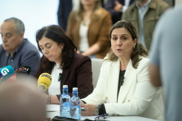 Elena Candia y María Reigosa en la comparecencia conjunta en la que presentaron la moción de censura.