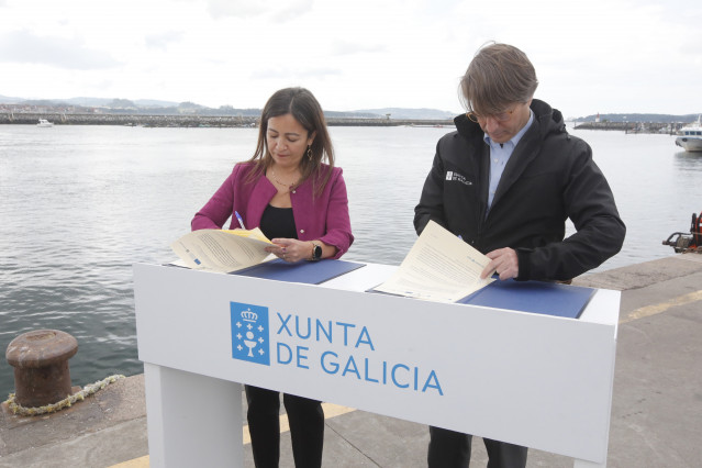 La conselleira do Mar, Marta Villaverde, y el conselleiro de Facenda, Miguel Corgos.