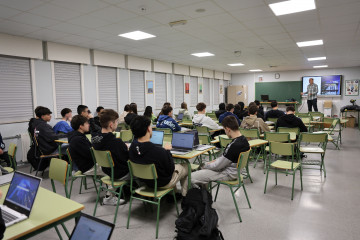 Programa sobre IA en institutos