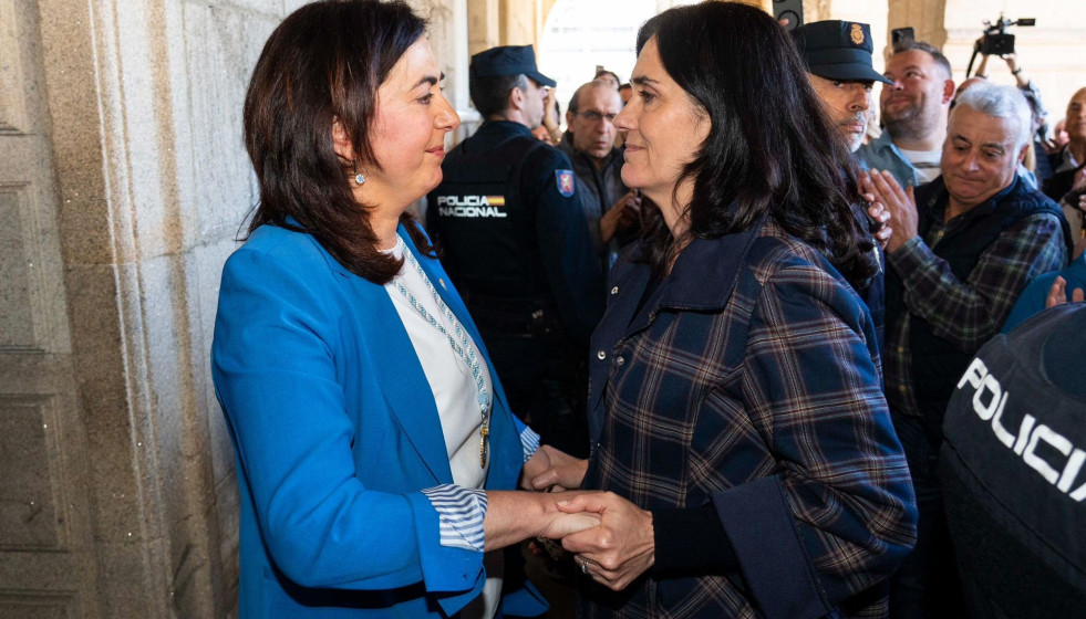 Prado y Candia, a las puertas del Consistorio.