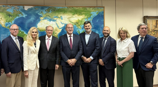 El Eurodiputado del PSdeG, Nicolás González Casares, participa esta semana en la reunión interparlamentaria entre la Unión Europea y Brasil, que se celebra en Brasilia y Río de Janeiro