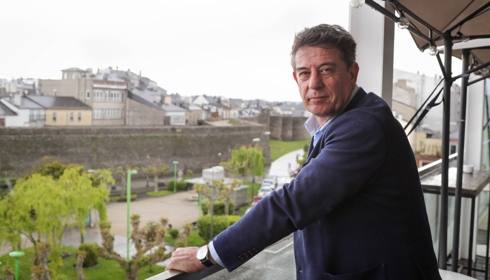 Lugo. El Secretario Xeral del PSdeG-PSOE, Xosé Ramón Gómez Besteiro, posa para entrevista en el Centro Cultural O Vello Cárcere, en el mismo día en que una moción de censura del PP acaba con 27 