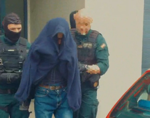 Un operativo de la Guardia Civil en Carballo (A Coruña) finaliza con cinco personas detenidas tras el registro de una vivienda, a 2 de mayo de 2026.