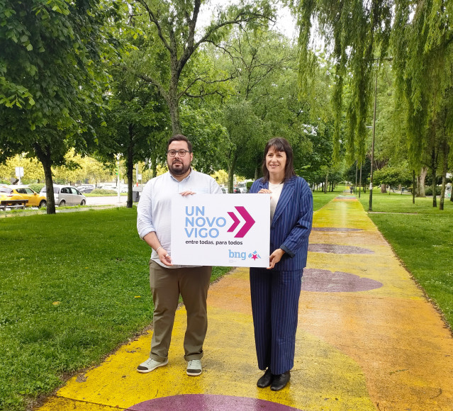 El candidato del BNG a la Alcaldía de Vigo, Xabier Pérez Igrexas y la portavoz nacional del BNG, Ana Pontón.